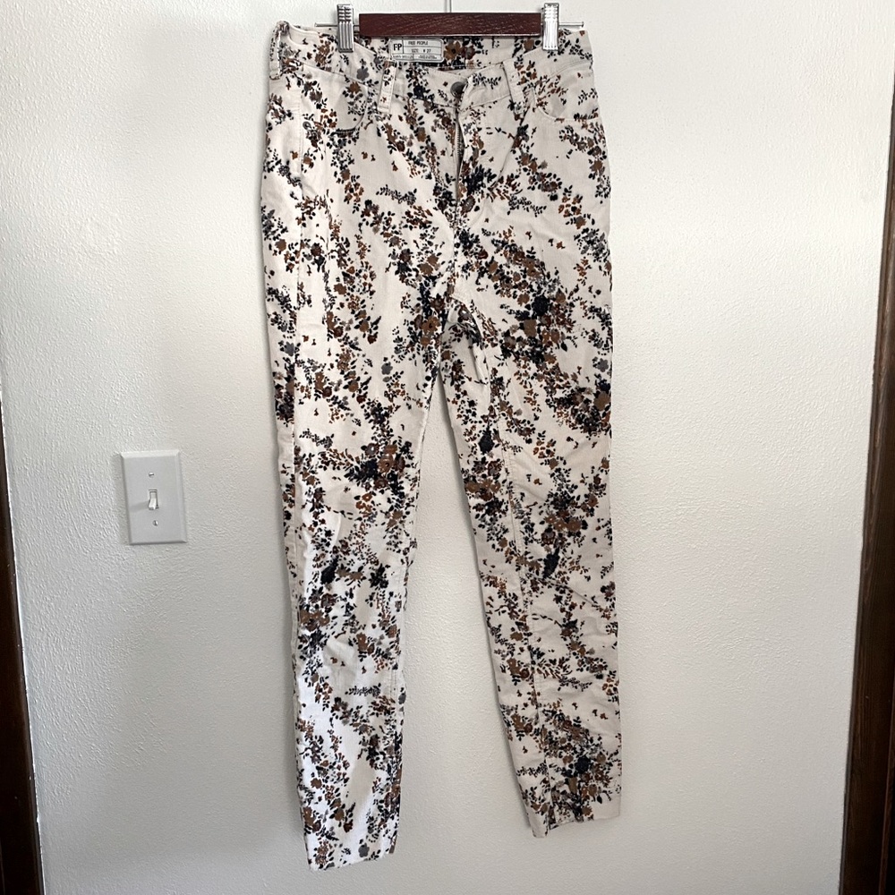 Woman’s Free People Corduroy Pants 27